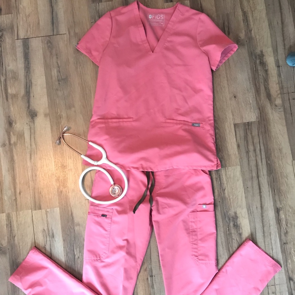 Figs Oct 2018 breast cancer pink scrubs!! Rare!